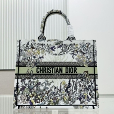 Dior Shopping Bags